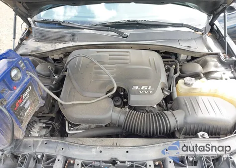 2016 Chrysler 300 Anniversary Edition z USA, uszkodzony, nr VIN 2C3CCAAG9GH128513